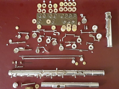 Immagine di un flauto smontato